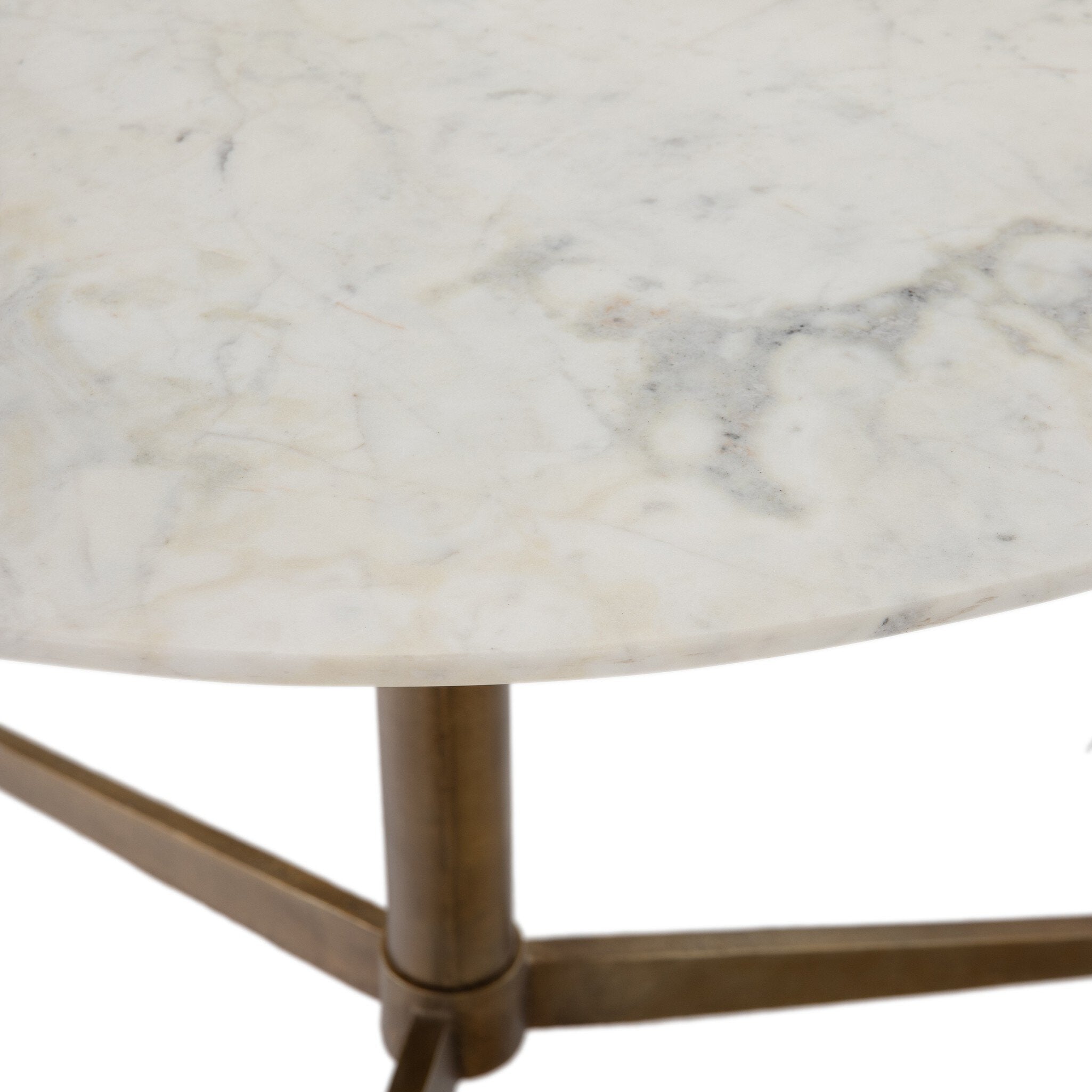 Shop sofas and discover new construction services in the Portland area. MegMade designs has been featured in HGTV television for their maximalism farmhouse living room home design style. Visit the MegMade store in the Libertyville - Chicago area.