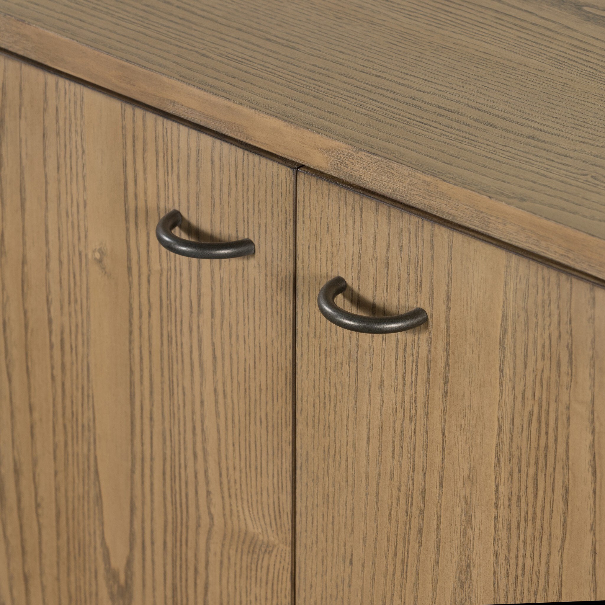 Shop furniture and discover furniture makeover services services in the Kansas City area. MegMade designs has been featured in Renovation Goldmine for their high end cabin home design style. Visit the MegMade store in the Kenilworth - Chicago area.