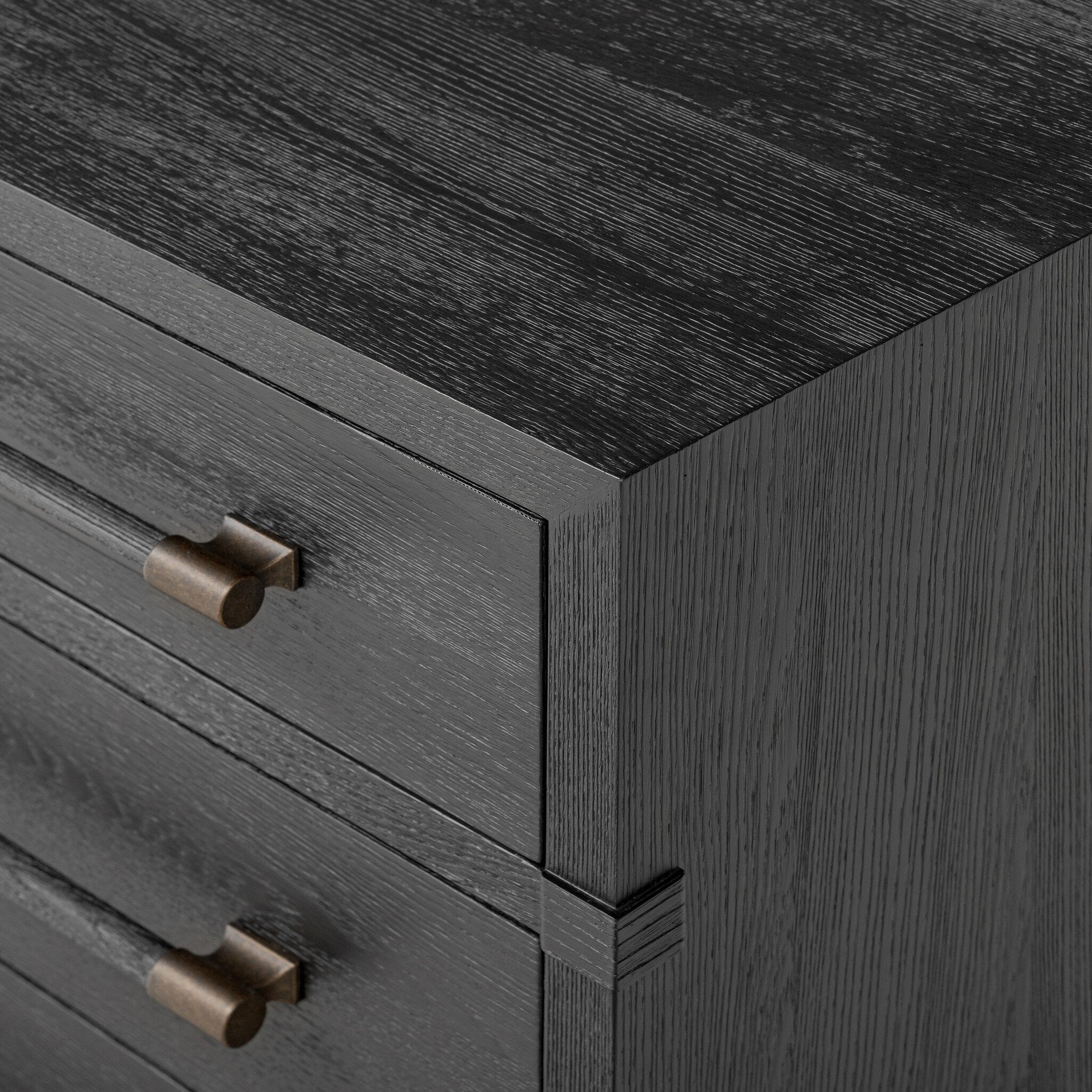 Shop cabinets and discover room design services in the Denver area. MegMade designs has been featured in DIY magazine for their transitional victorian home design style. Visit the MegMade store in the Hinsdale - Chicago area.