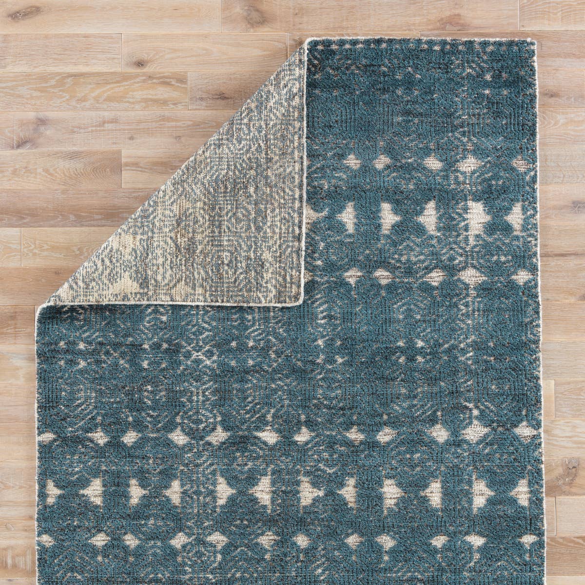 Shop artwork and discover room design services in the Boston area. MegMade designs has been featured in New York Times for their modern traditional farmhouse living room home design style. Visit the MegMade store in the New Buffalo - Chicago area.