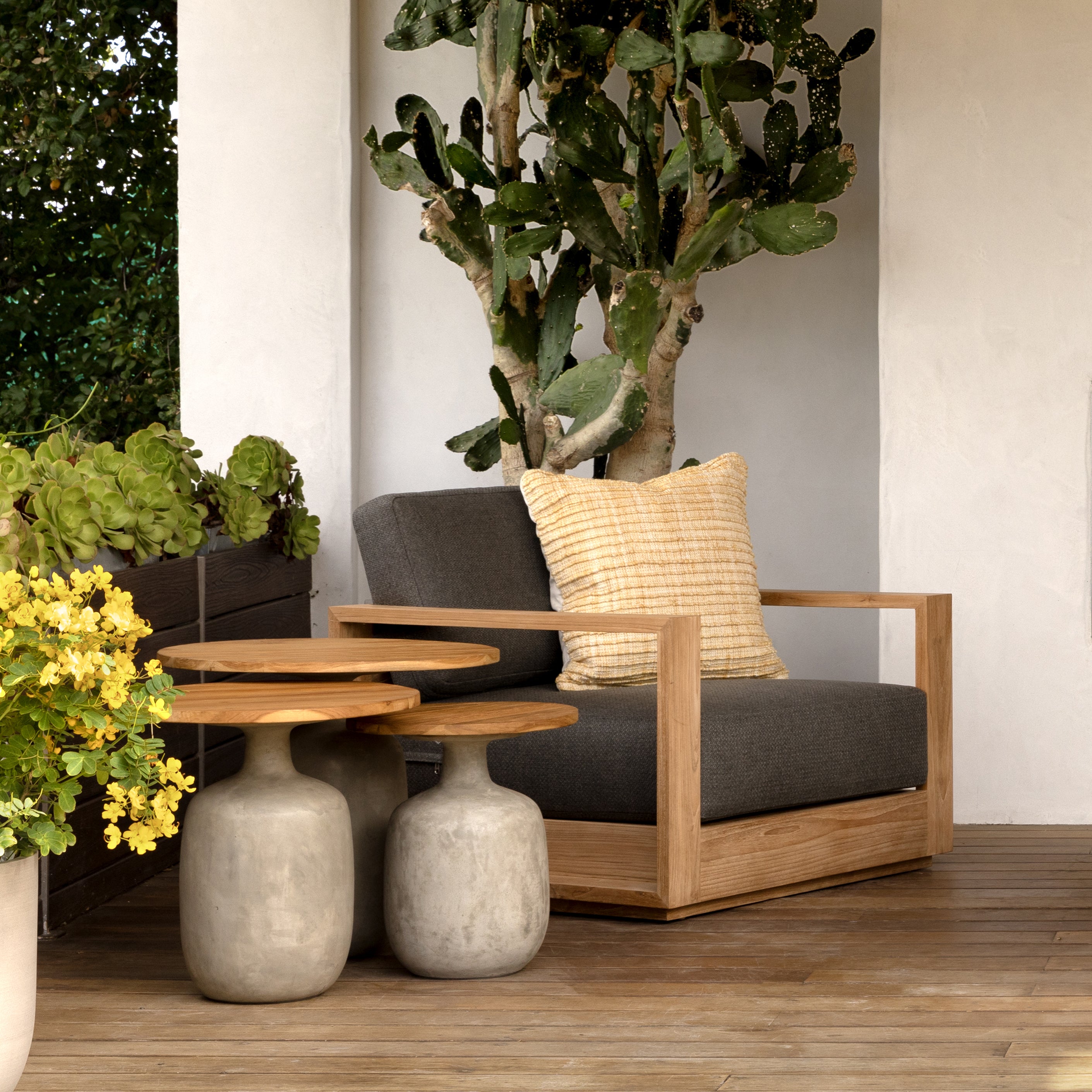 Shop artwork and discover remodeling services in the Evanston area. MegMade designs has been featured in Better Home and Gardens for their lacquered mid-century modern home design style. Visit the MegMade store in the Andersonville - Chicago area.