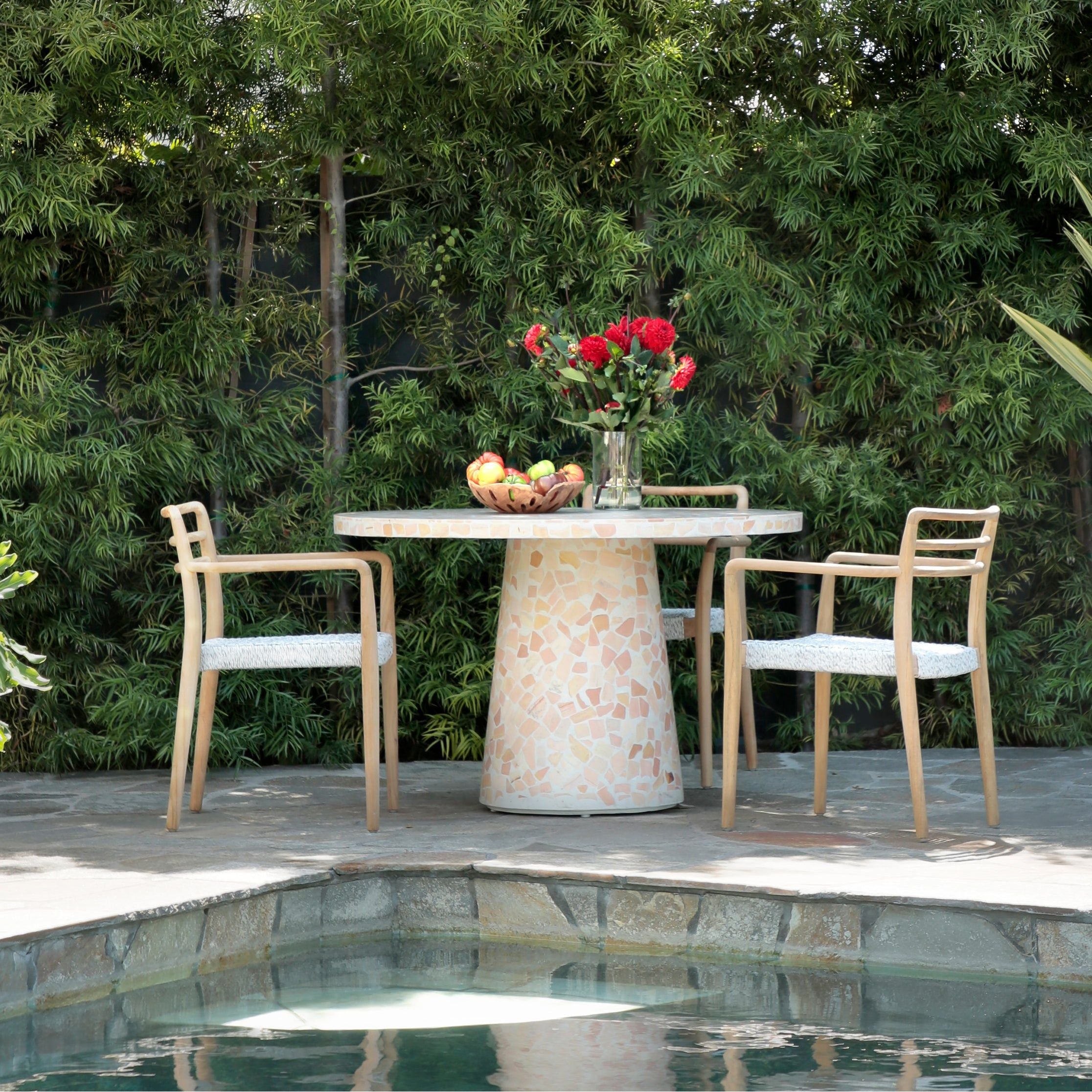 Shop buffets and discover furniture makeover services services in the Evanston area. MegMade designs has been featured in Midwest Living for their optimistic cabin home design style. Visit the MegMade store in the South Port - Chicago area.
