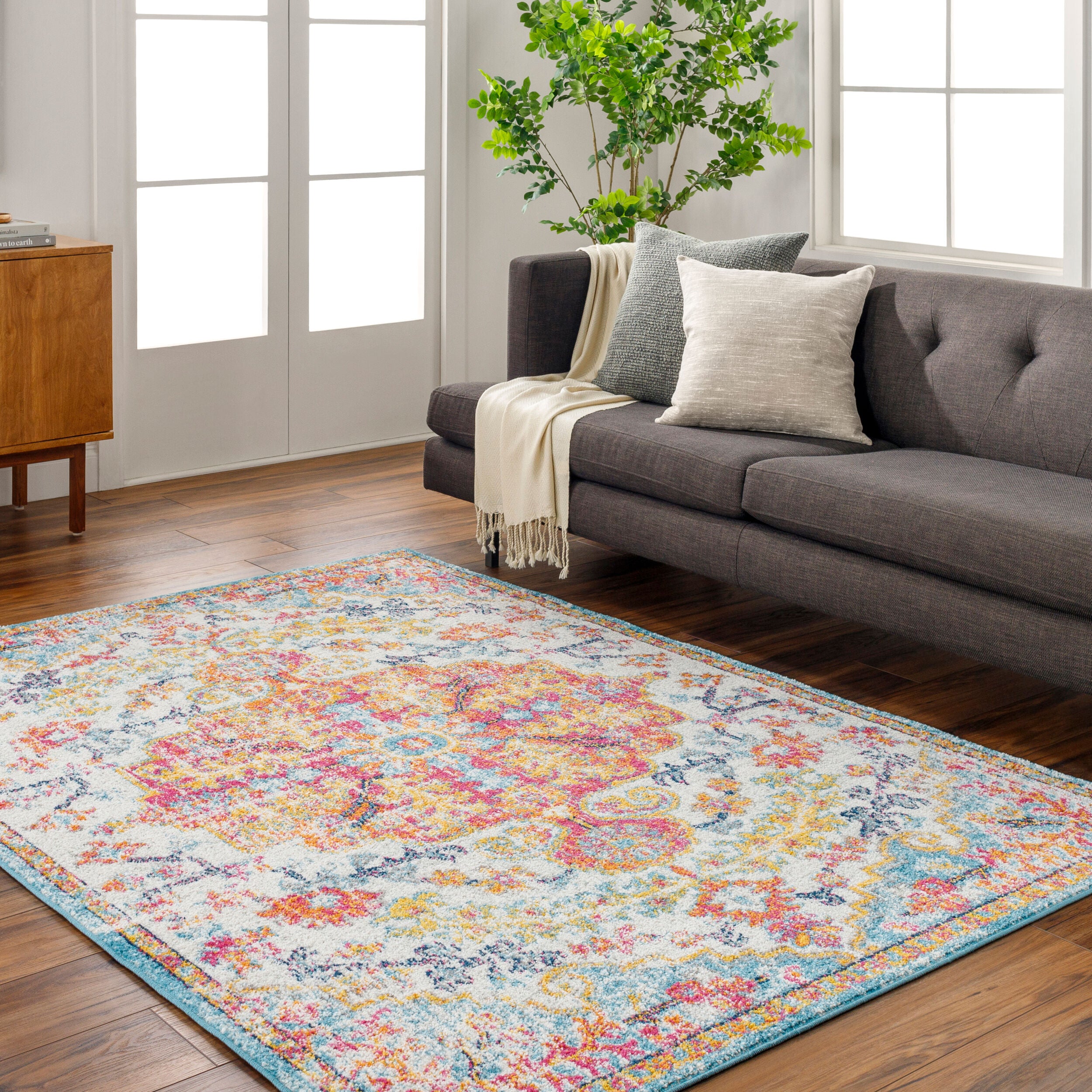 Shop artwork and discover room and home design services in the Chicago area. MegMade designs has been featured in DIY magazine for their cheerful victorian home design style. Visit the MegMade store in the Gold Coast - Chicago area.