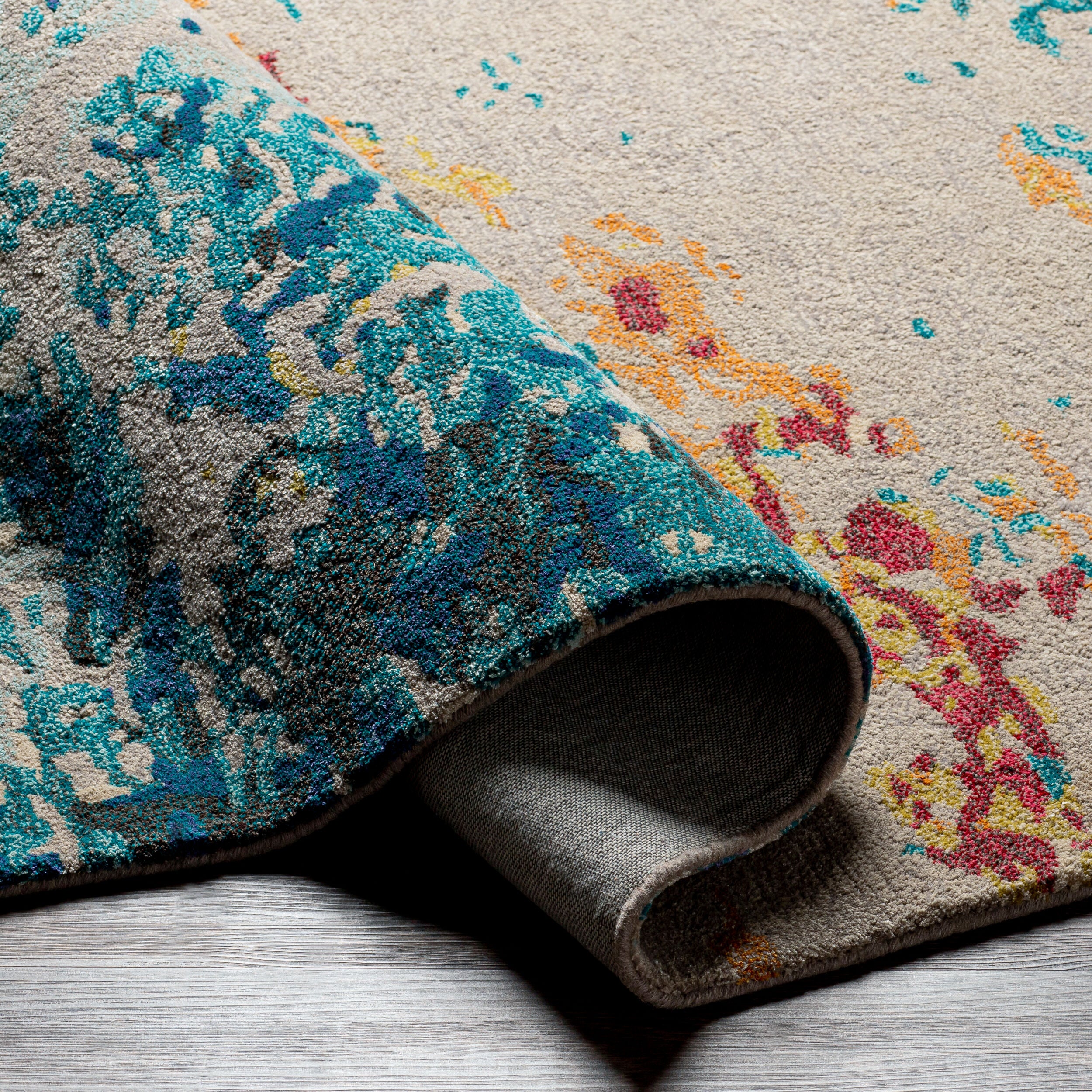 Shop sofas and discover room and home design services in the Arlington Heights area. MegMade designs has been featured in Midwest Living for their transitional before / after home design style. Visit the MegMade store in the Lake Forest - Chicago area.