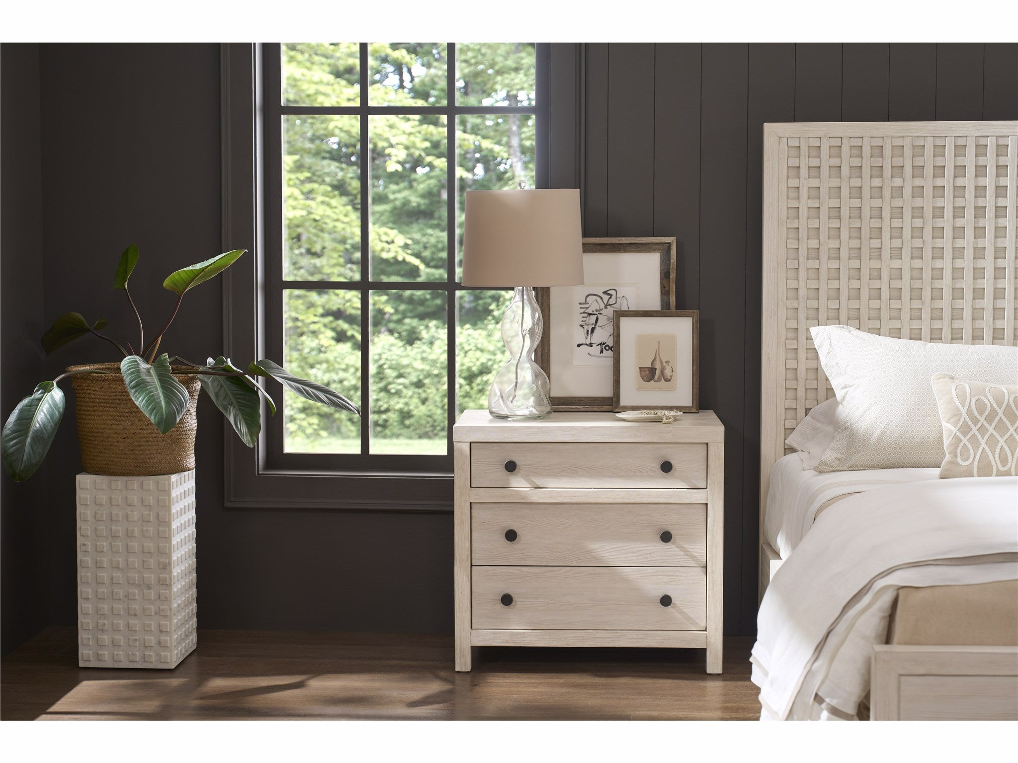 Shop credenzas and discover furniture makeover services services in the Lincoln Park area. MegMade designs has been featured in Architectural Digest for their granny chic craftsman home design style. Visit the MegMade store in the Winnetka - Chicago area.