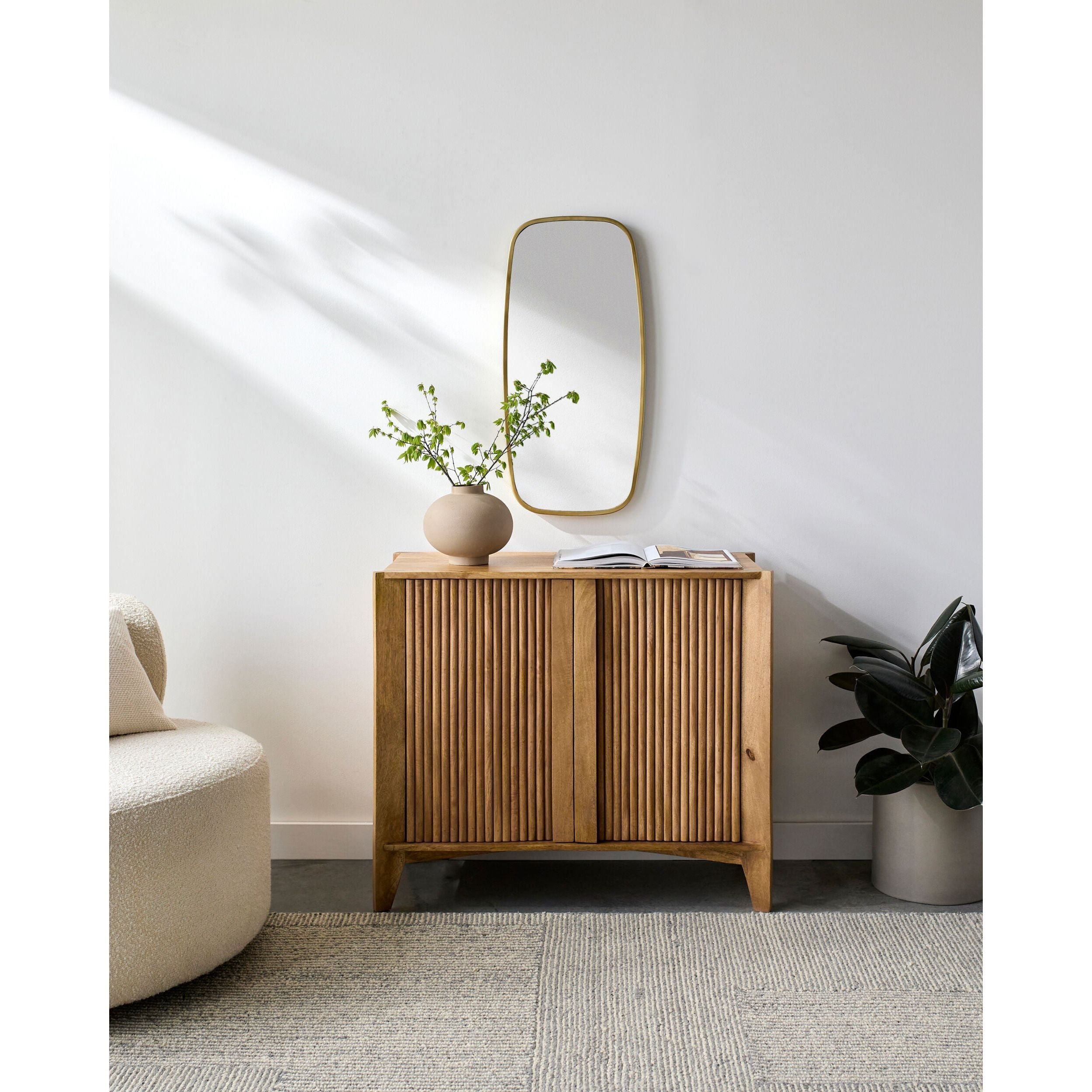 Shop chandeliers and discover refinishing services in the Chicago area. MegMade designs has been featured in DIY magazine for their optimistic farmhouse home design style. Visit the MegMade store in the Hinsdale - Chicago area.