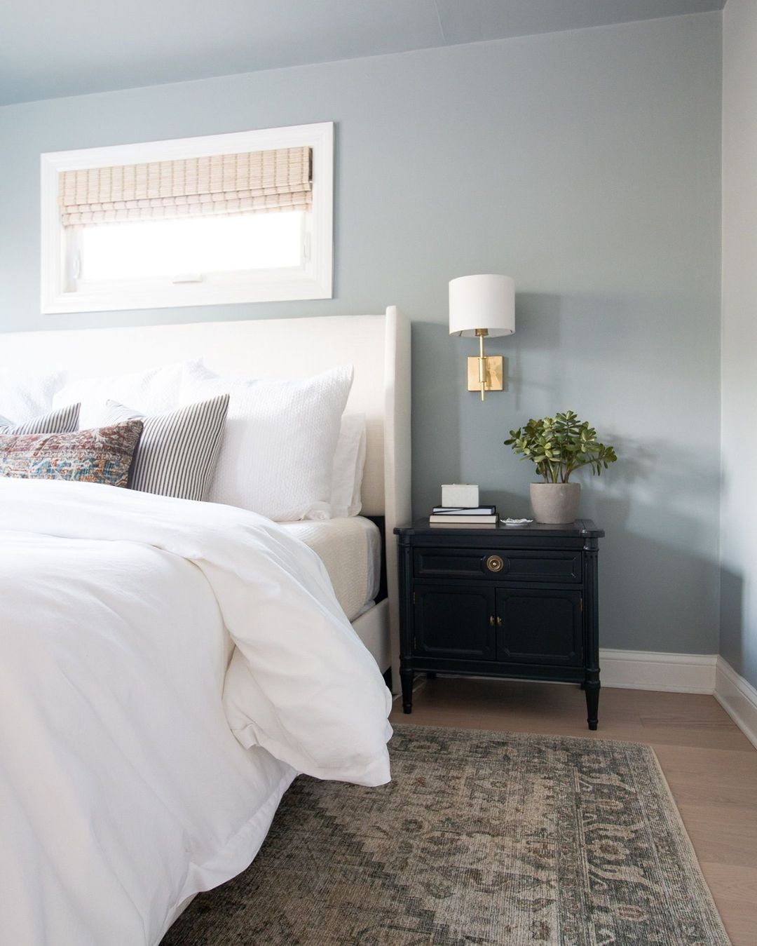 8 AFFORDABLE WAYS TO REVAMP YOUR BEDROOM