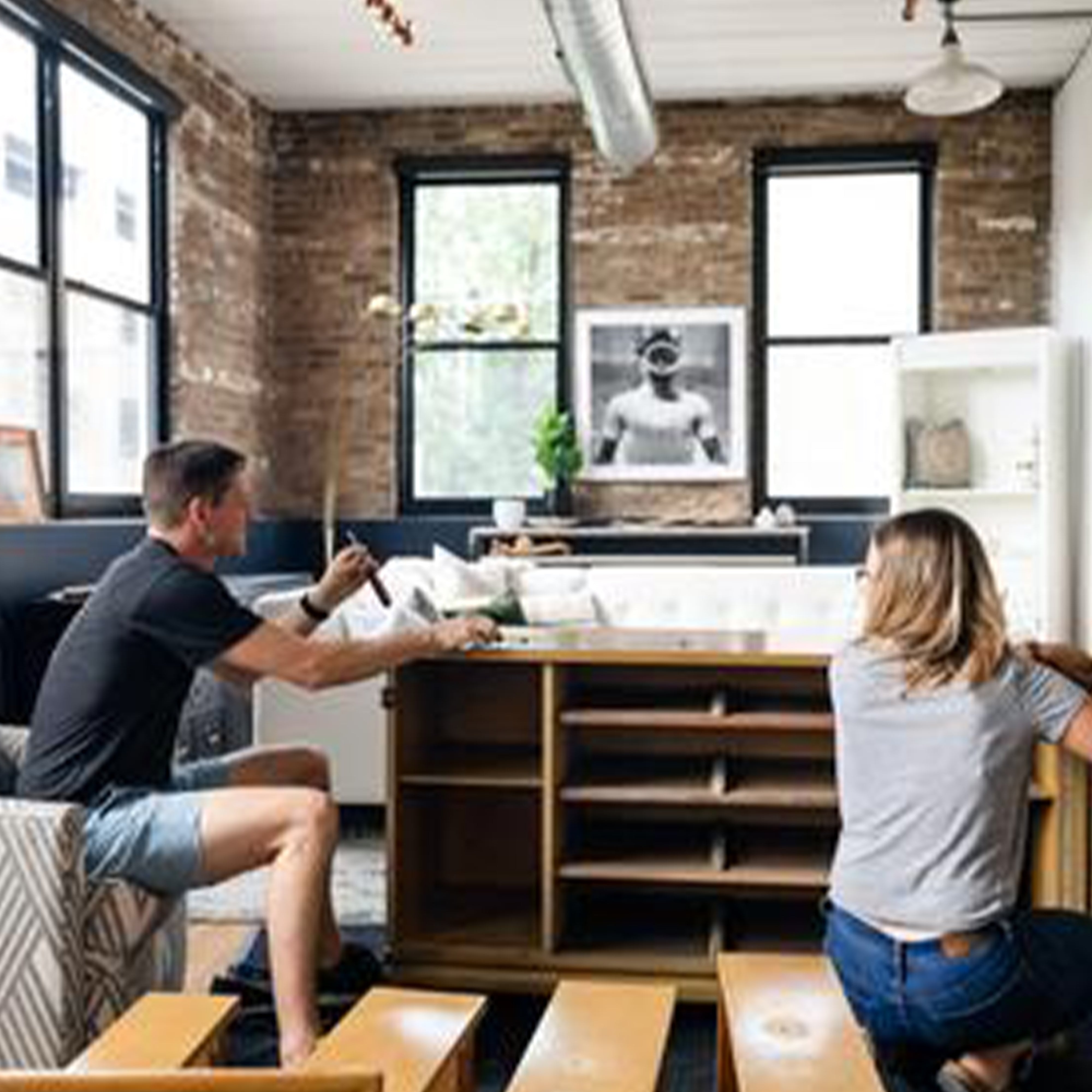 UNDRESSING A DRESSER : THE MEGMADE WAY