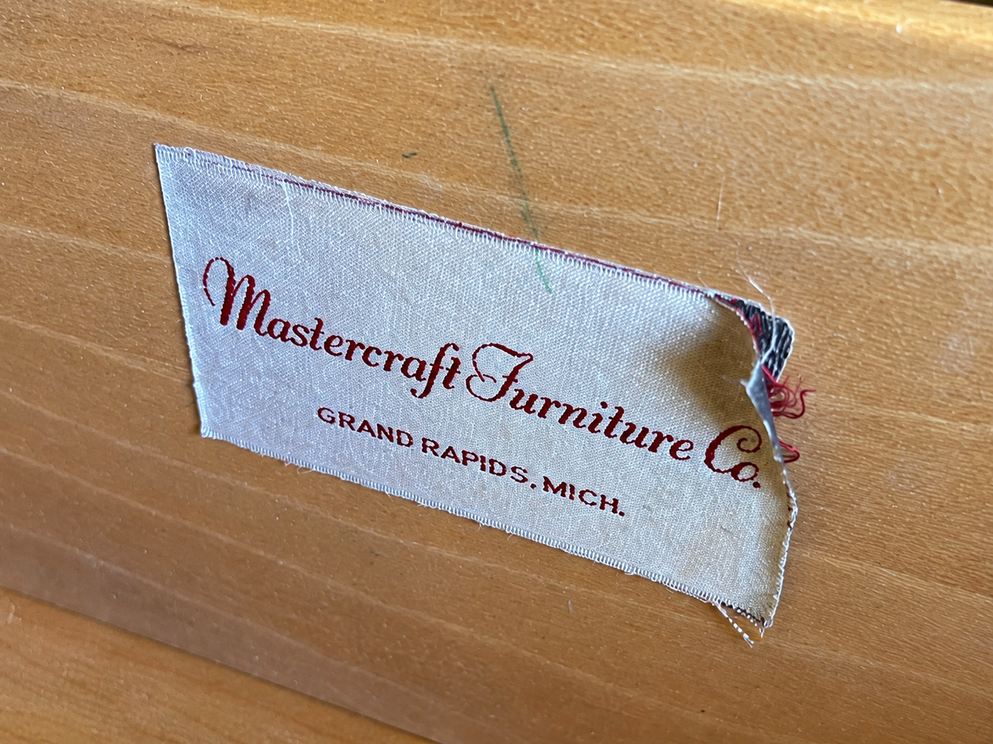 Vintage Mastercraft dresser #09021 — original maker label