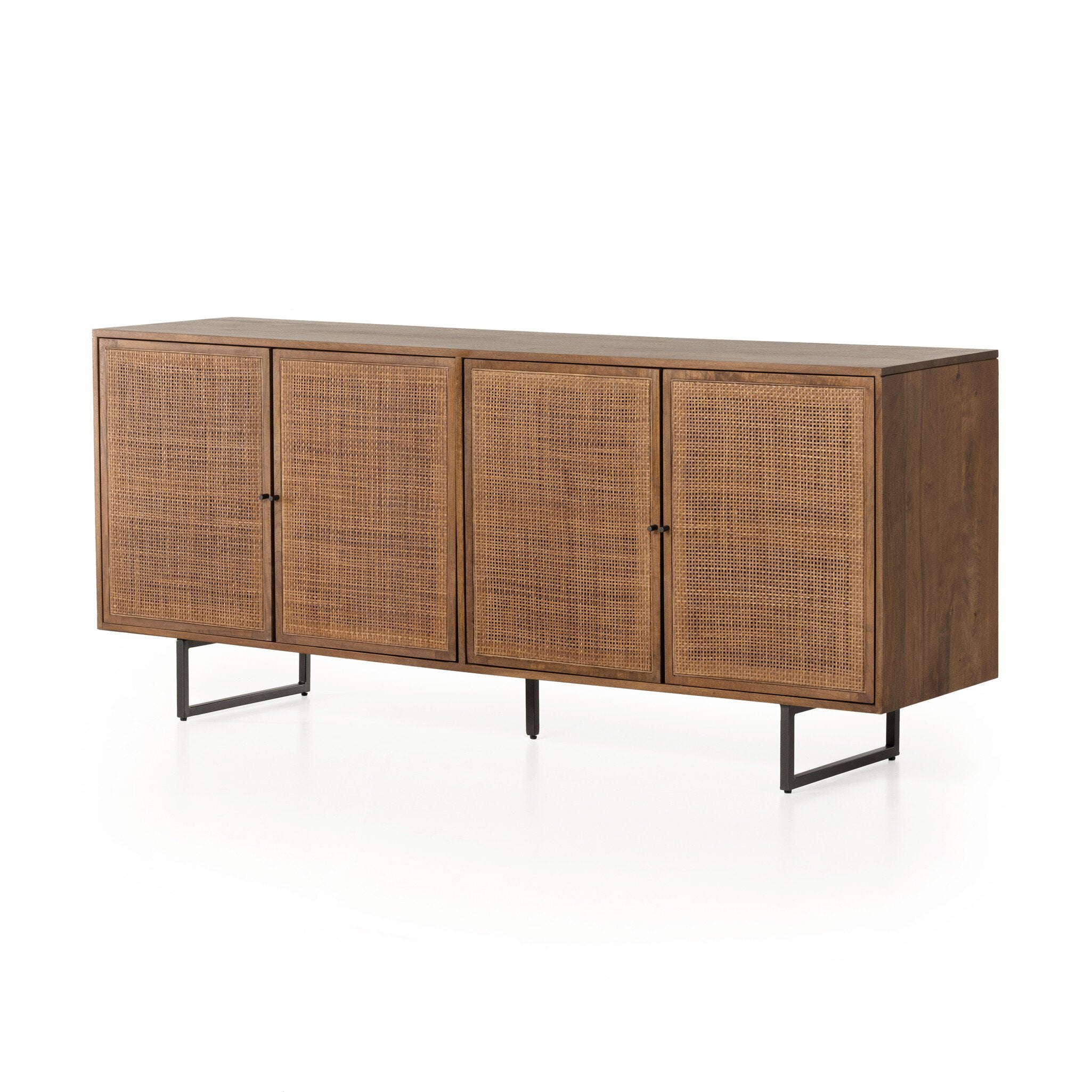 Shop cabinets and discover interior design services in the Lincoln Park area. MegMade designs has been featured in HGTV television for their transitional farmhouse living room home design style. Visit the MegMade store in the Lake Bluff - Chicago area.