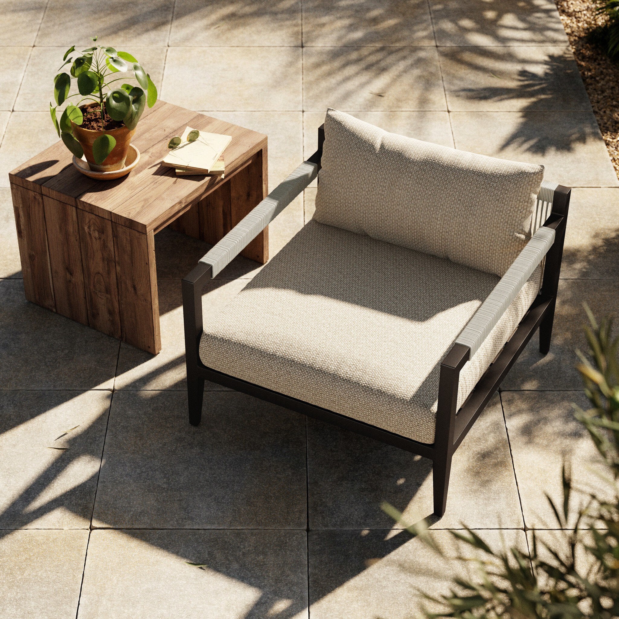 Shop furniture and discover remodeling services in the Schaumburg area. MegMade designs has been featured in HGTV magazine for their colorful cape cod home design style. Visit the MegMade store in the Barrington - Chicago area.