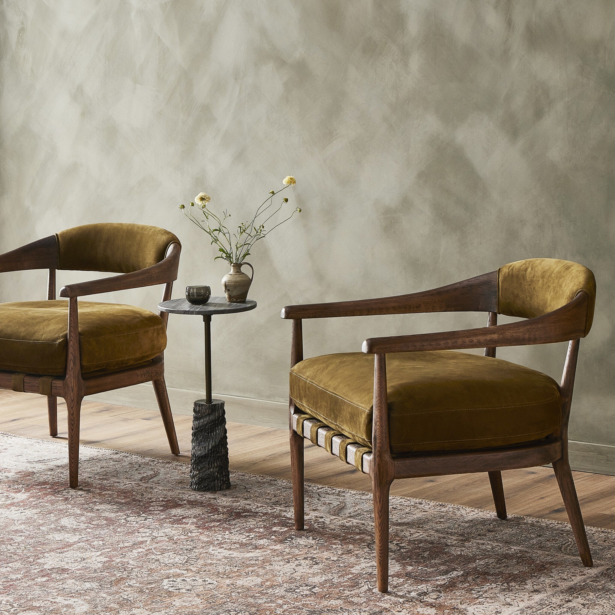 Shop furniture and discover remodeling services in the Arlington Heights area. MegMade designs has been featured in HGTV television for their vintage modern painted furniture home design style. Visit the MegMade store in the New Buffalo - Chicago area.