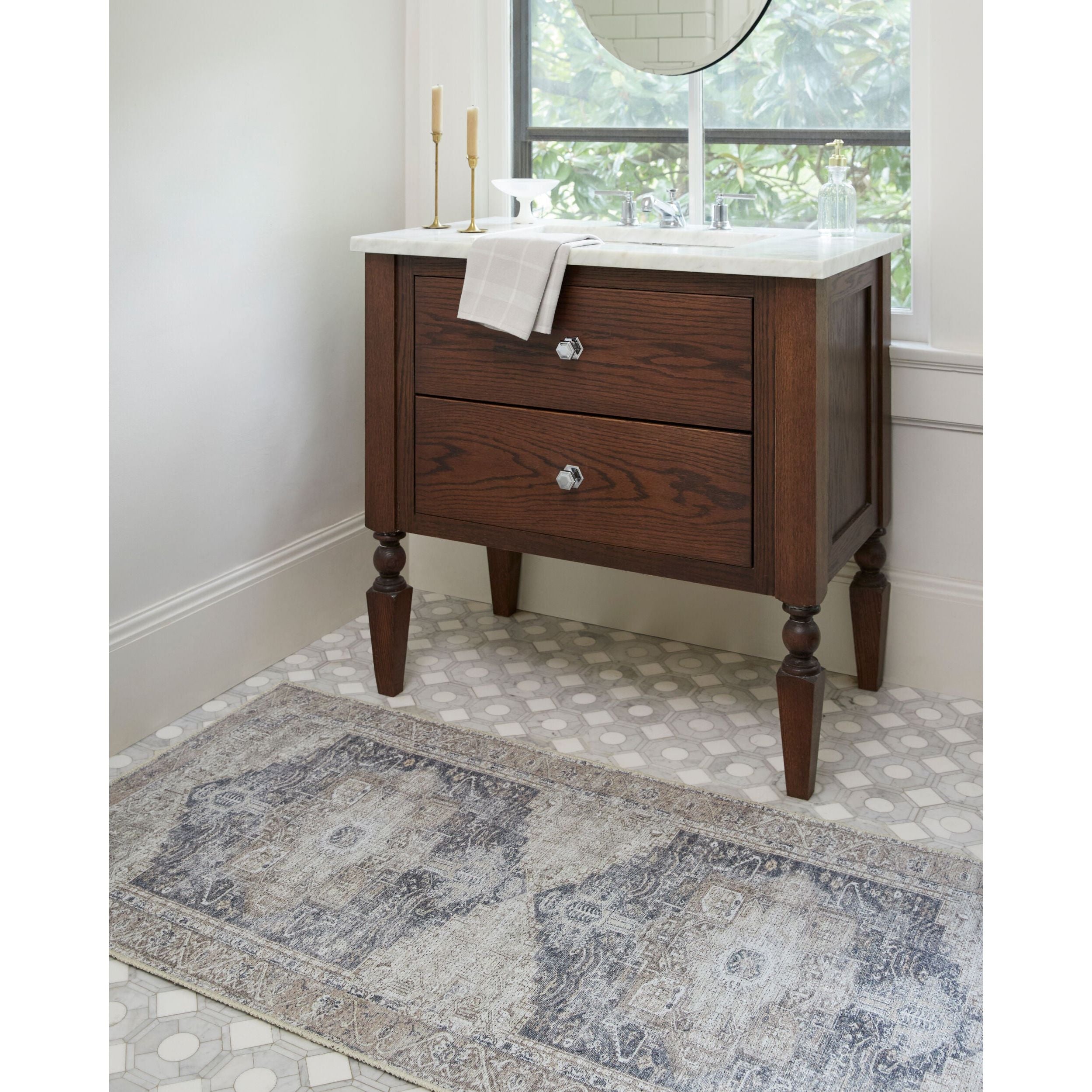 Shop furniture and discover remodeling services in the San Diego area. MegMade designs has been featured in HGTV magazine for their optimistic bungalow home design style. Visit the MegMade store in the Uptown - Chicago area.