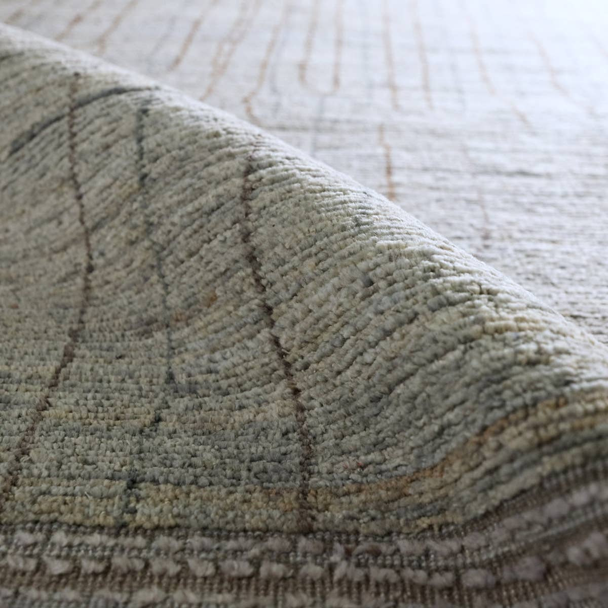 Shop sofas and discover new construction services in the Chicago Suburbs area. MegMade designs has been featured in Better Home and Gardens for their transitional bungalow home design style. Visit the MegMade store in the Barrington - Chicago area.