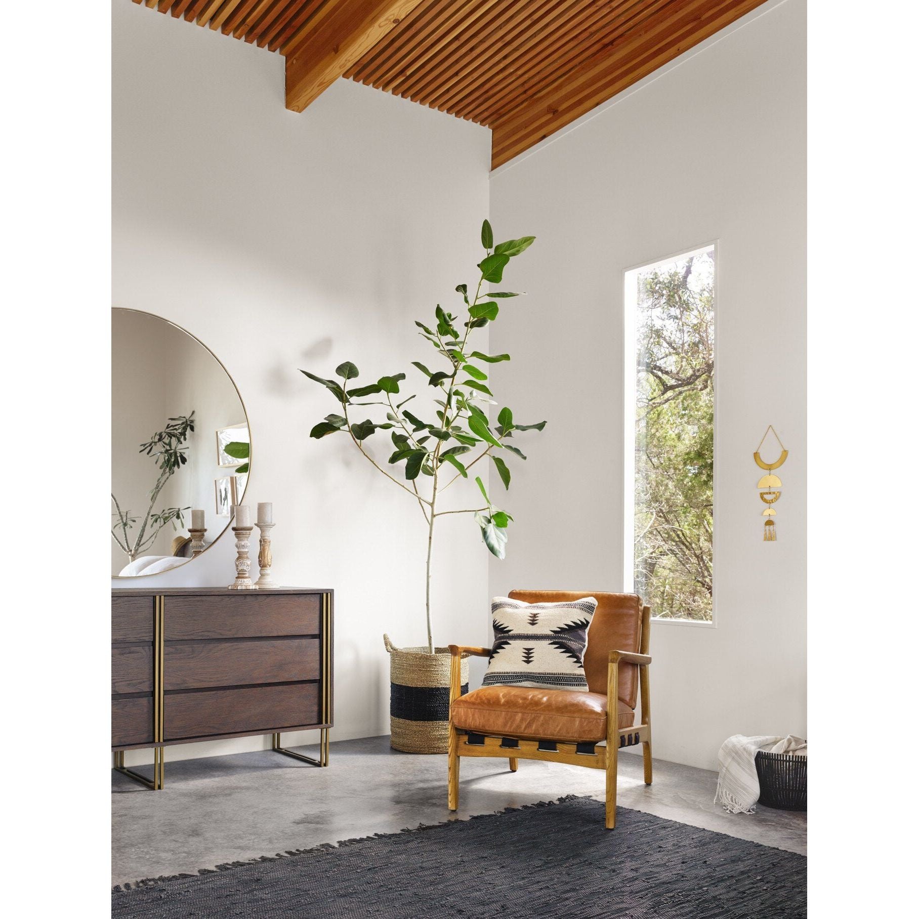 Shop chandeliers and discover room design services in the Dallas area. MegMade designs has been featured in Midwest Living for their leopard print farmhouse home design style. Visit the MegMade store in the Riverside - Chicago area.