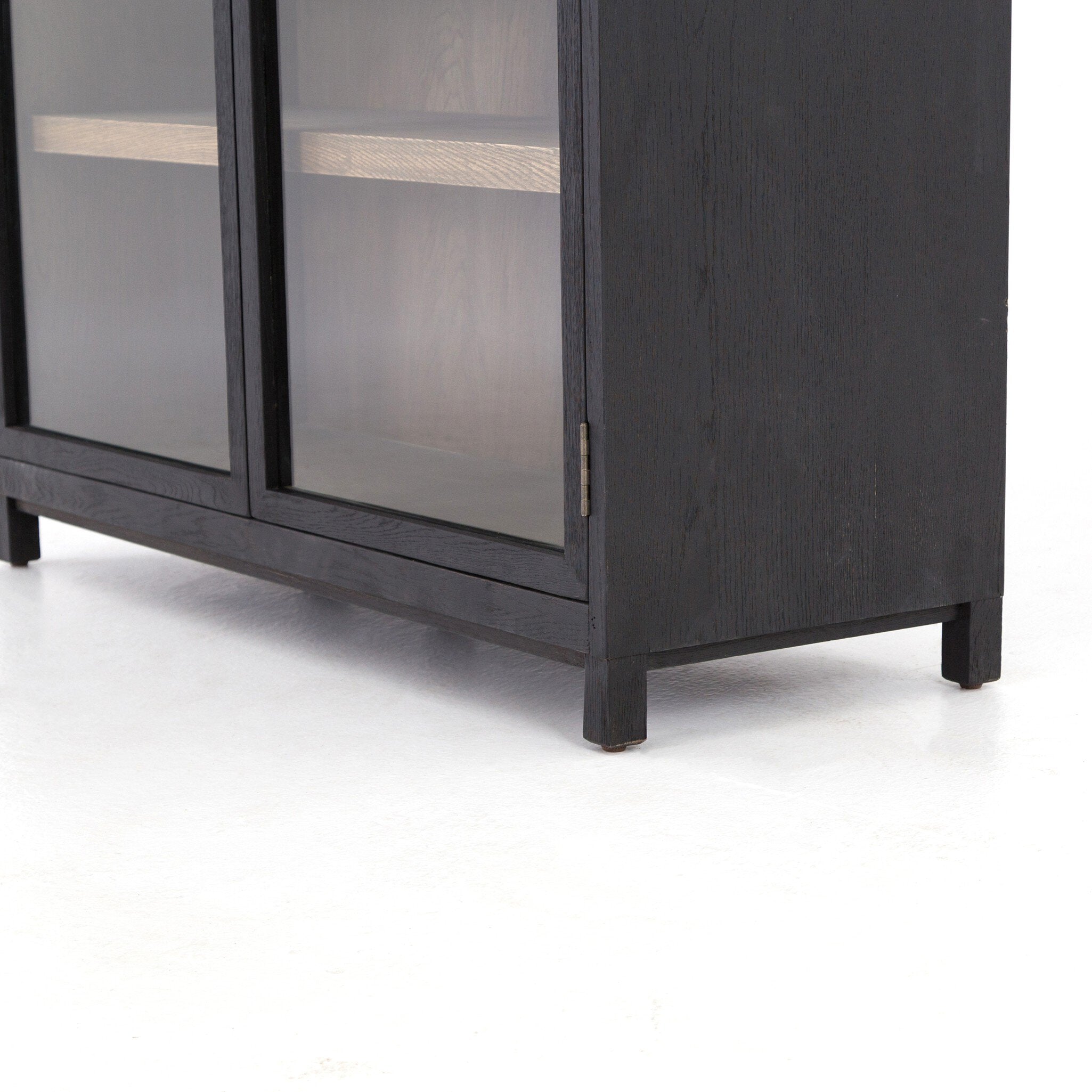 Shop chandeliers and discover remodeling services in the Minneapolis area. MegMade designs has been featured in Better Home and Gardens for their minimalist before / after home design style. Visit the MegMade store in the Dyer - Chicago area.