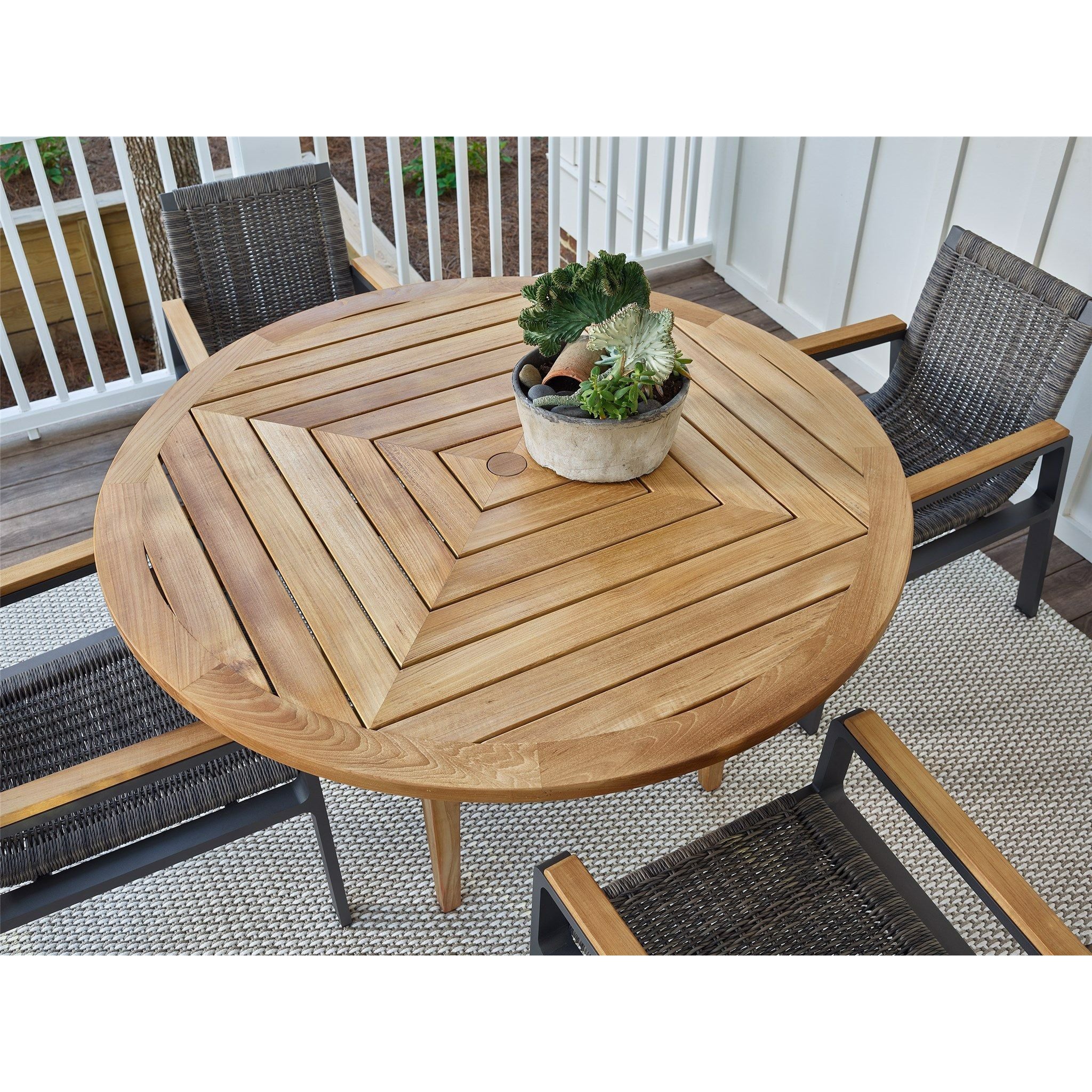 Shop artwork and discover remodeling services in the Arlington Heights area. MegMade designs has been featured in New York Times for their high end cottage home design style. Visit the MegMade store in the LaGrange - Chicago area.