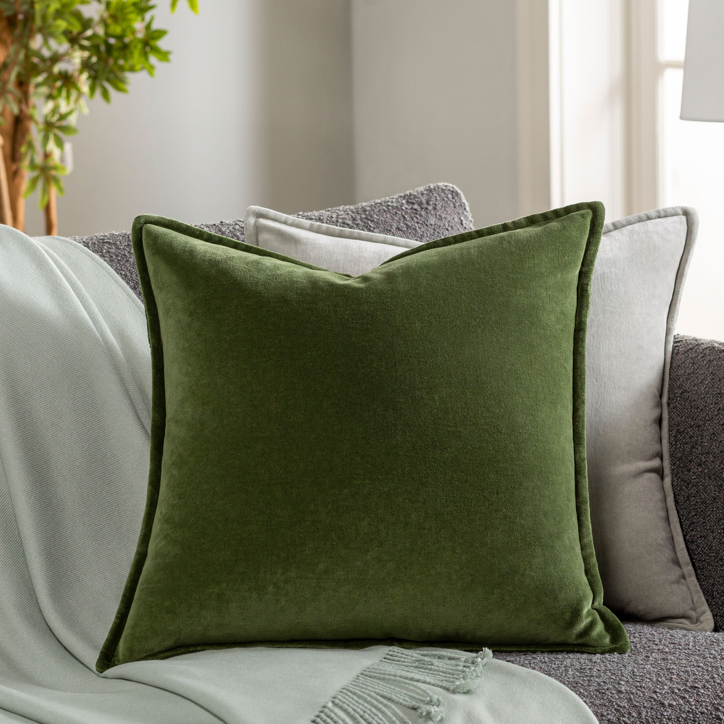 Shop furniture and discover new construction services in the New York City area. MegMade designs has been featured in Midwest Living for their modern traditional victorian home design style. Visit the MegMade store in the Lake Bluff - Chicago area.