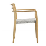 Shop sofas and discover room and home design services in the Charlotte North Carolina area. MegMade designs has been featured in Better Home and Gardens for their modern traditional before / after home design style. Visit the MegMade store in the Gold Coast - Chicago area.