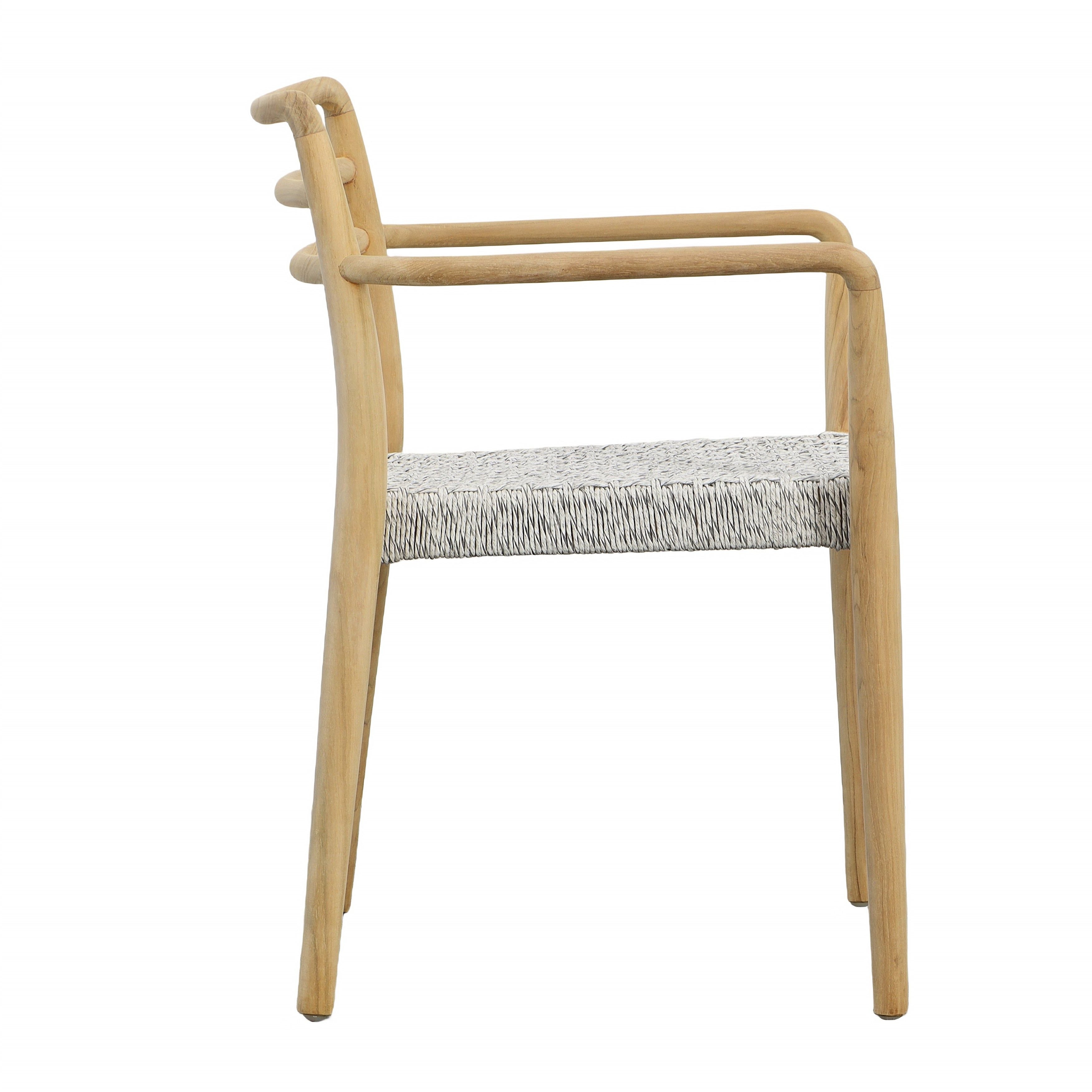 Shop sofas and discover room and home design services in the Charlotte North Carolina area. MegMade designs has been featured in Better Home and Gardens for their modern traditional before / after home design style. Visit the MegMade store in the Gold Coast - Chicago area.