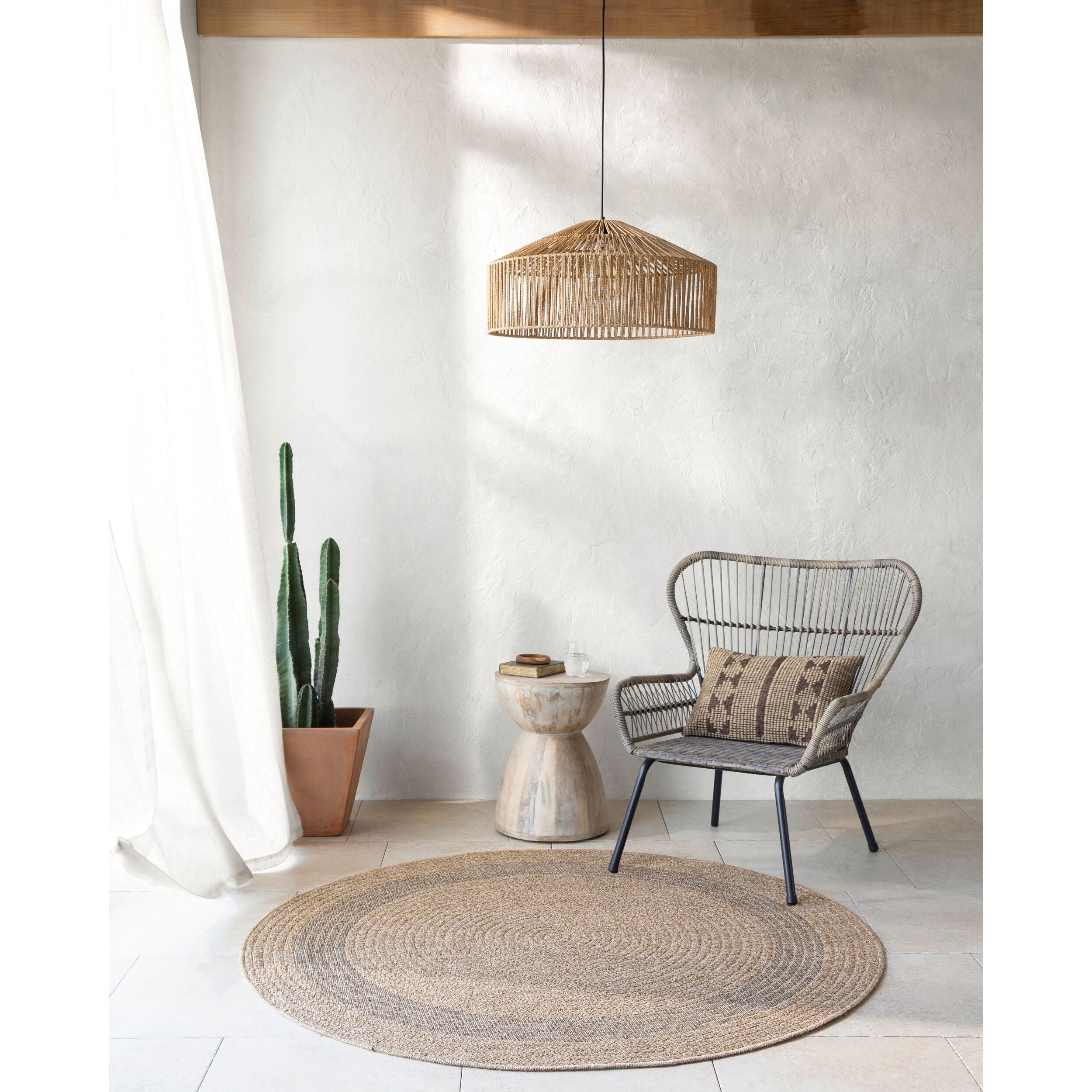 Shop buffets and discover interior design services in the Kansas City area. MegMade designs has been featured in HGTV television for their optimistic cape cod home design style. Visit the MegMade store in the Libertyville - Chicago area.