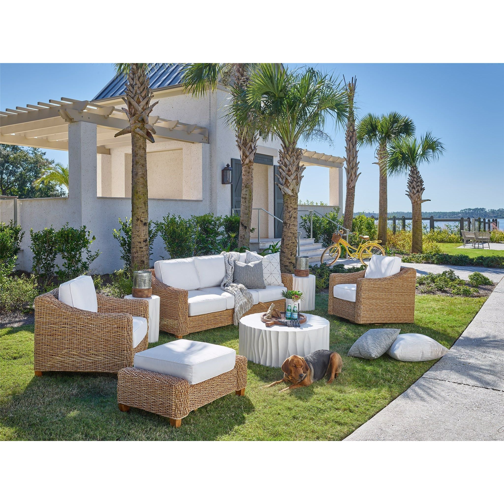 Shop sofas and discover remodeling services in the Lincoln Park area. MegMade designs has been featured in Wall Street Journal for their transitional painted furniture home design style. Visit the MegMade store in the New Buffalo - Chicago area.