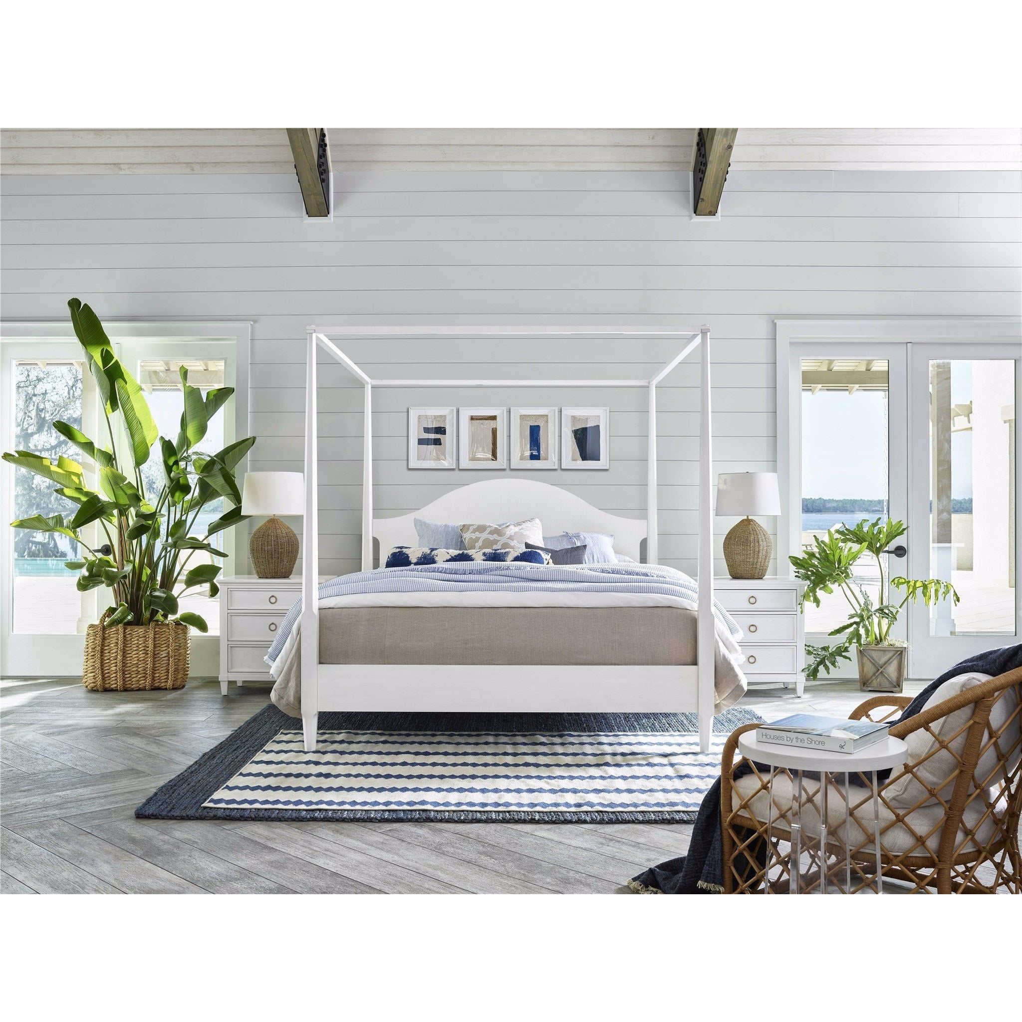 Shop chandeliers and discover new construction services in the Charleston area. MegMade designs has been featured in Better Home and Gardens for their transitional craftsman home design style. Visit the MegMade store in the Grand Haven - Chicago area.