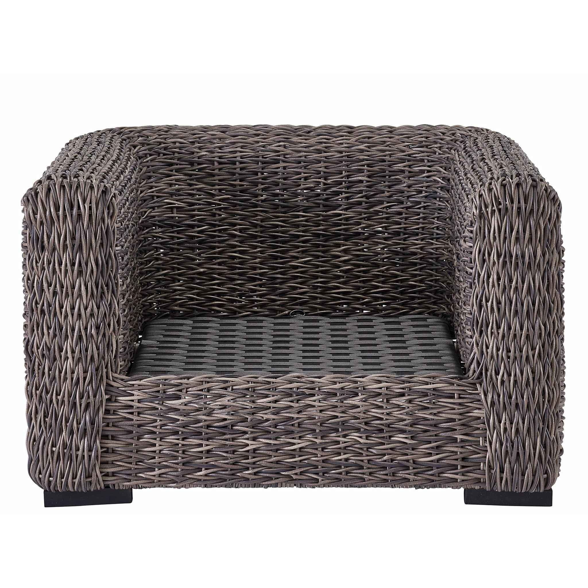 Shop chairs and discover interior design services in the Nantucket area. MegMade designs has been featured in Better Home and Gardens for their granny chic cottage home design style. Visit the MegMade store in the Wilmette - Chicago area.