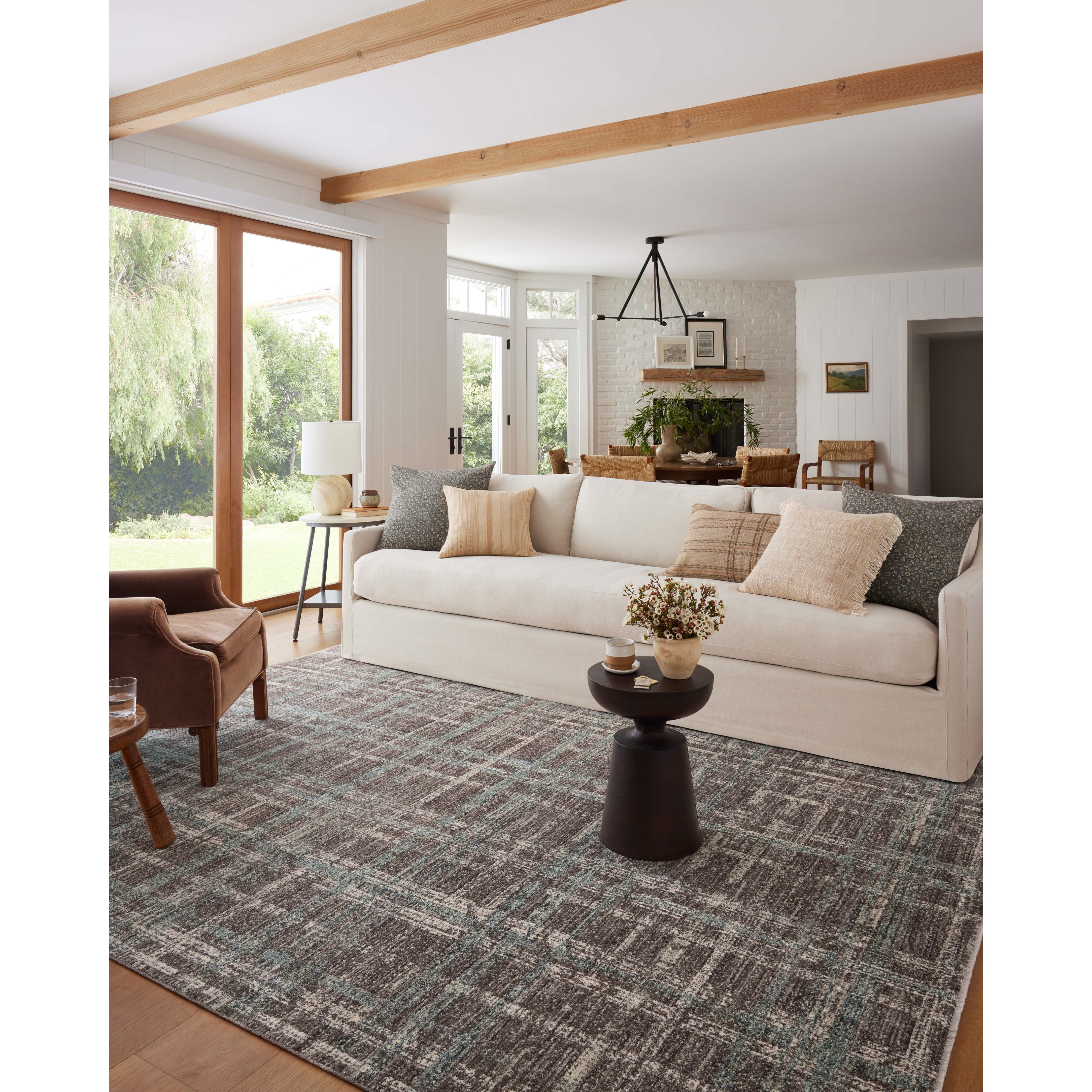 Shop chandeliers and discover new construction services in the Lincoln Park area. MegMade designs has been featured in Architectural Digest for their refinished mid-century modern home design style. Visit the MegMade store in the Crystal Lake - Chicago area.