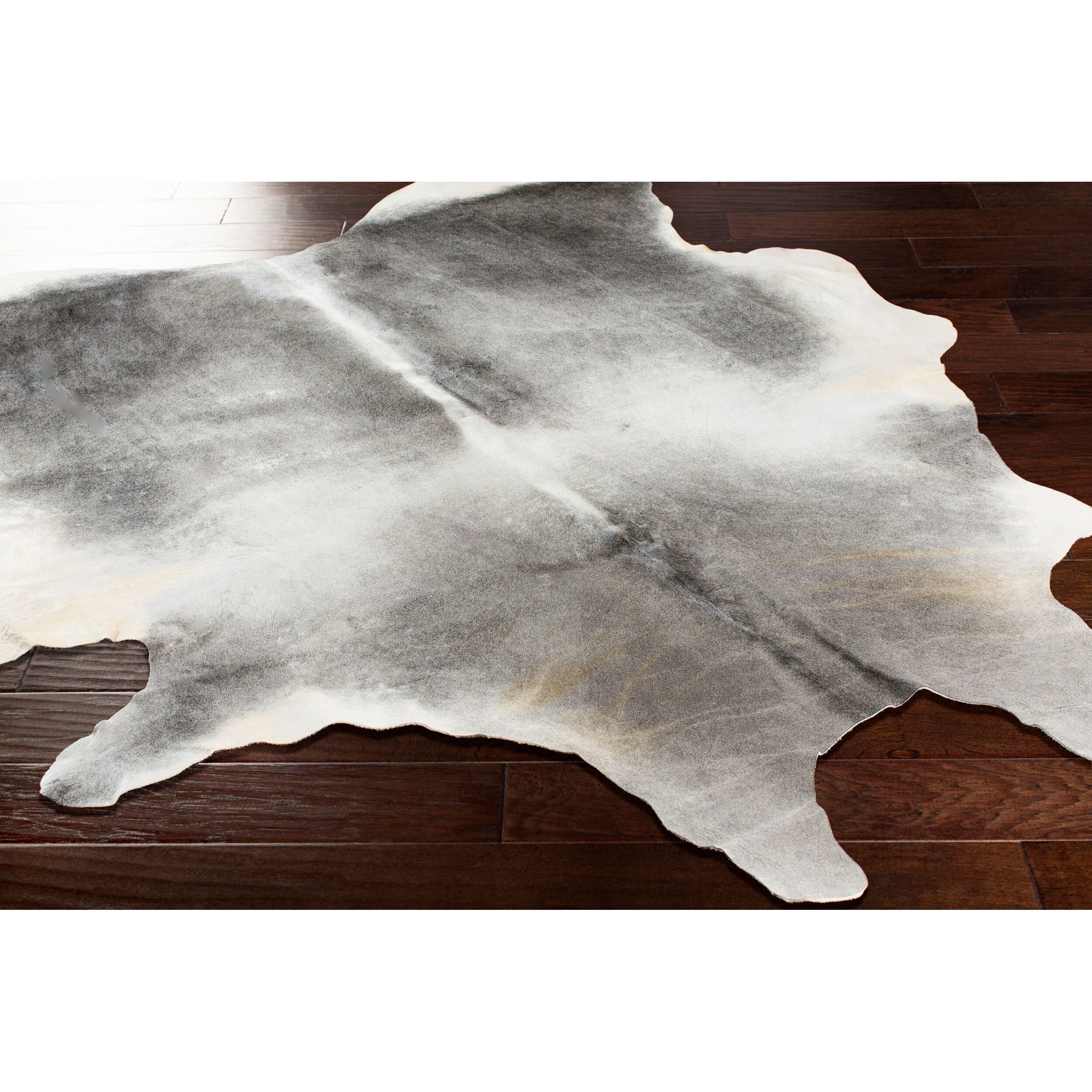 Shop sofas and discover new construction services in the Dallas area. MegMade designs has been featured in HGTV magazine for their minimalist farmhouse living room home design style. Visit the MegMade store in the River Forest - Chicago area.