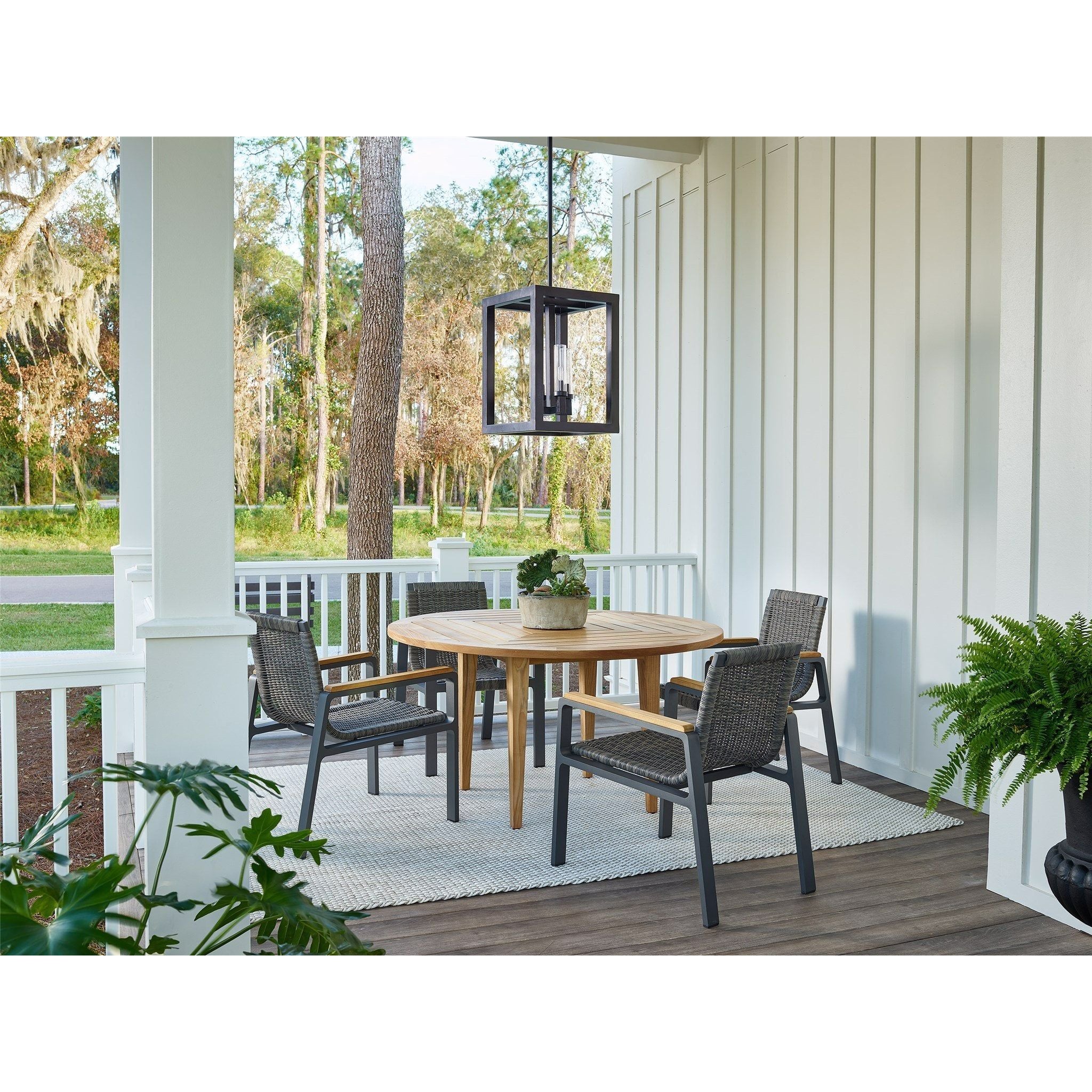 Shop sofas and discover room design services in the Chicago Suburbs area. MegMade designs has been featured in Better Home and Gardens for their vintage modern farmhouse living room home design style. Visit the MegMade store in the Riverside - Chicago area.