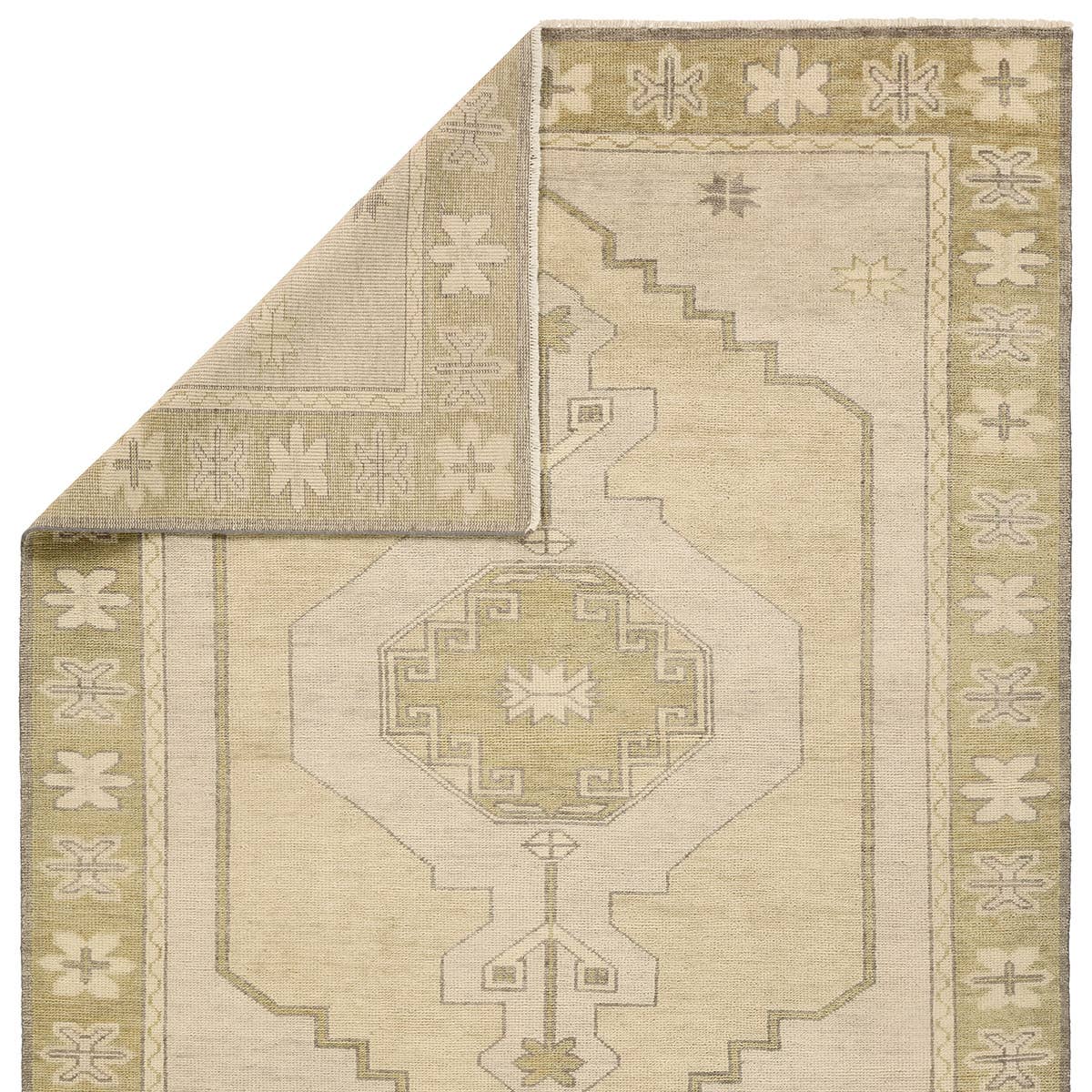 Shop furniture and discover furniture makeover services services in the New York City area. MegMade designs has been featured in Better Home and Gardens for their granny chic before / after home design style. Visit the MegMade store in the River North - Chicago area.