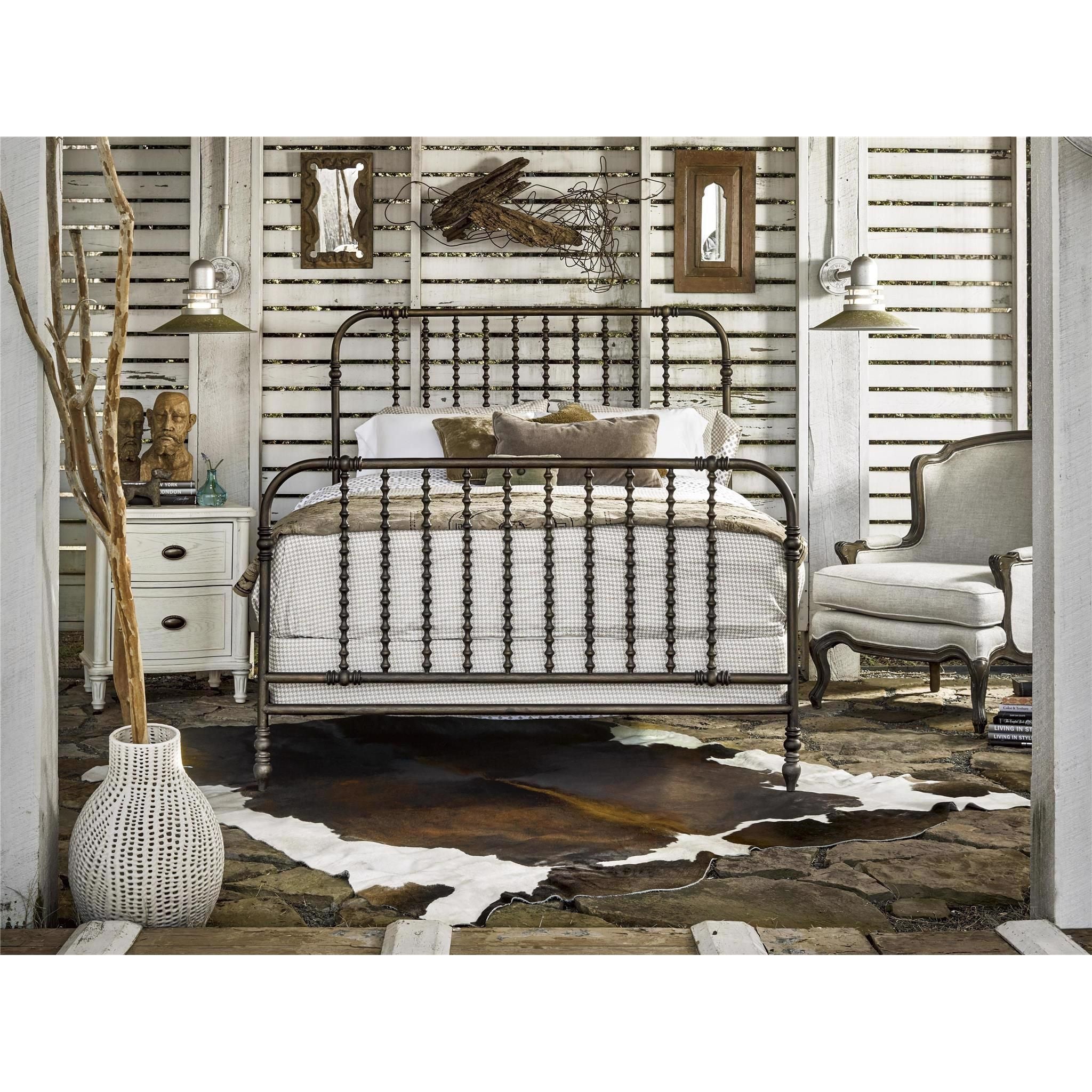 Shop artwork and discover room and home design services in the Schaumburg area. MegMade designs has been featured in Architectural Digest for their coastal cape cod home design style. Visit the MegMade store in the Lakeview - Chicago area.