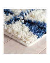 Load image into Gallery viewer, Cheval Handmade Wool - Cotton Area Rug
