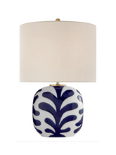 Load image into Gallery viewer, Parkwood Medium Table Lamp
